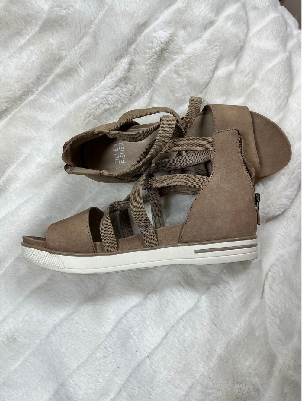 Eileen Fisher 7 Skill Tan Strappy Nubuck Leather ZipBack Preppy Spring Sandals